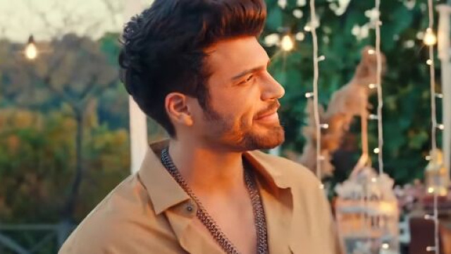 Can Yaman, cambio palinsesto dal 31 maggio