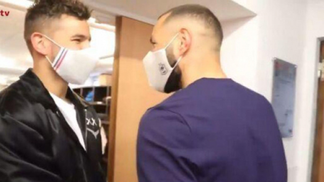 La rencontre entre Lucas Hernandez et Karim Benzema - Cr&eacute;dit Photo: capture vid&eacute;o FFF TV
