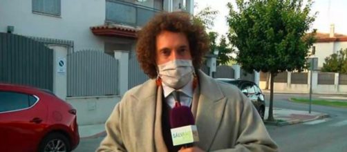 El reportero de S&aacute;lvame ha denunciado lo ocurrido mediante una conexi&oacute;n en directo (@telecincoes)