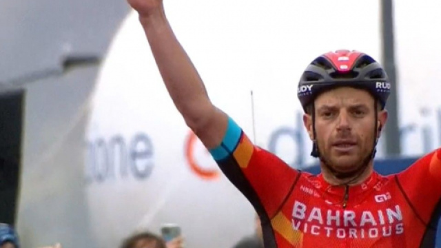 Damiano Caruso vittorioso ad Alpe Motta
