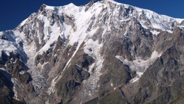 Monte Rosa, morto in un incidente Flavio Migliavacca, allievo della scuola di Cala Cimenti: &egrave; precipitato per oltre 1000 metri.