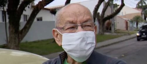 El profesor Marcelo Siqueira emocionado ante las c&aacute;maras por su sorpresa (imagen captada por el v&iacute;deo de Meiod&iacute;a)