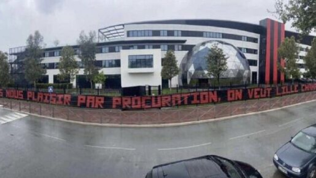 Lille - Nice : les supporters ni&ccedil;ois voulaient la d&eacute;faite de leur &eacute;quipe (Source : Twitter officiel RMC Sport)