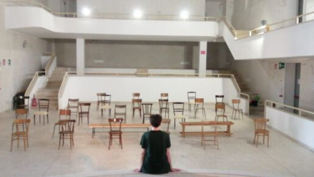 Spettacolo dal vivo in Basilicata: la protesta dei lavoratori contro le chiusure.