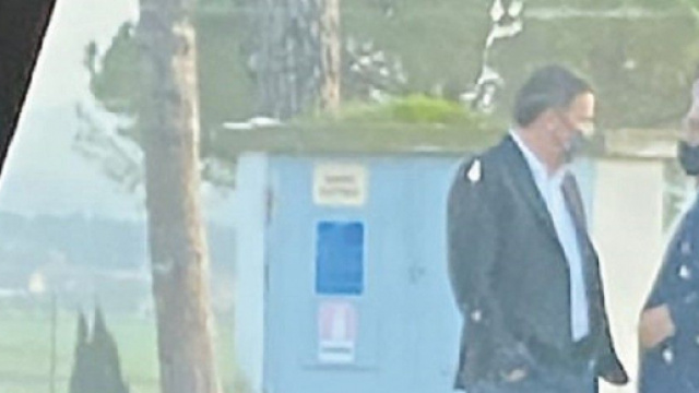 Un'immagine dell'incontro tra Renzi e Mancini avvenuto nell'autogrill di Fiano Romano.