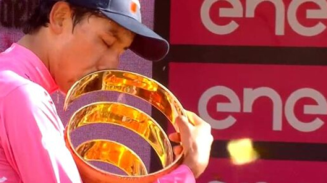 Egan Bernal &egrave; il vincitore del Giro d'Italia 2021.