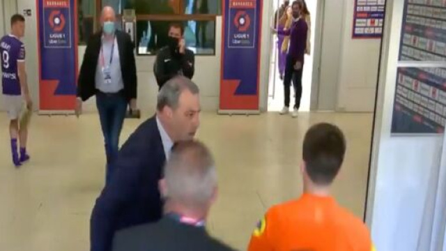 Le pr&eacute;sident de Toulouse n'a pu retenir sa col&egrave;re contre Benoit Bastien. (cr&eacute;dit capture Canal+ Nantes-TFC)