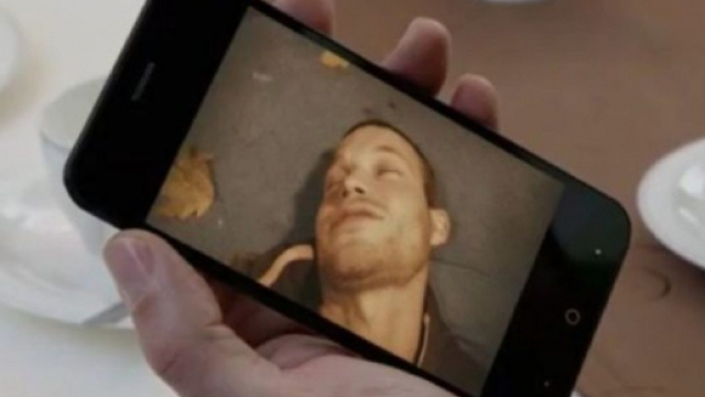 Tempesta d'amore, trame tedesche: Christoph riceve il video di Tim morente e perde i sensi.