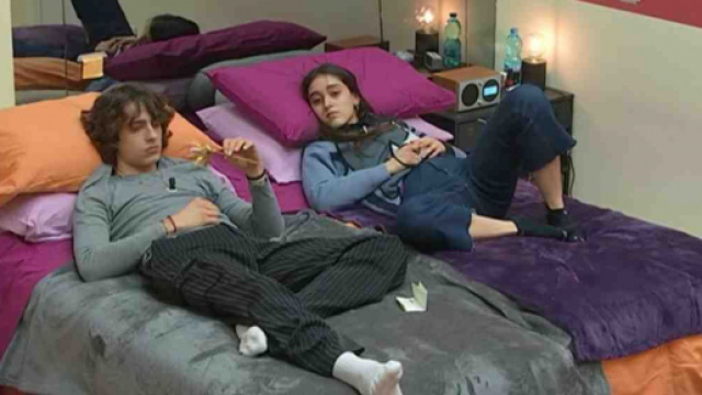 Amici, Sangiovanni in crisi teme di non arrivare in finale: 'All' ultima puntata non ci arrivo'.