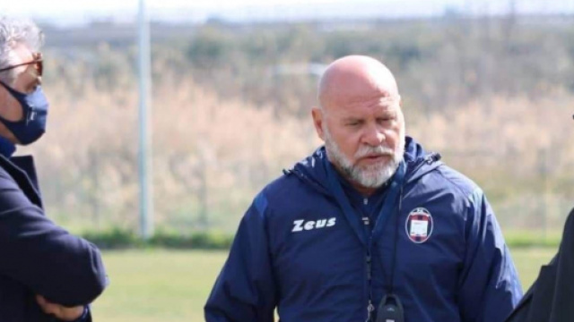 Crotone, riflessioni in corso sul futuro della squadra.