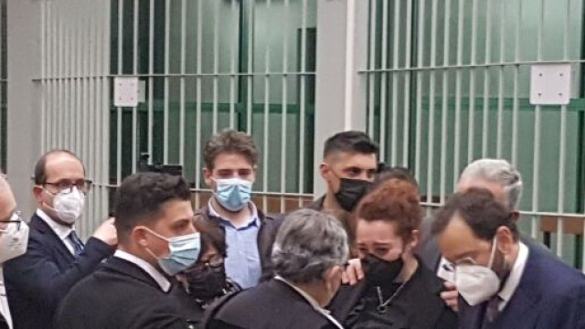 Delitto Cerciello: ieri la condanna all'ergastolo degli americani Elder e Natale. Presente in aula, la vedova del carabiniere.