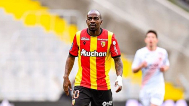 Ga&euml;l Kakuta : 'Je pr&eacute;f&egrave;re que le PSG soit champion' (Source : Twitter officiel RMC Sport)