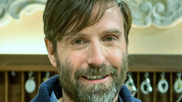 Tempesta d'amore trame tedesche: Cornelius non &egrave; morto, torna dopo una plastica al viso.