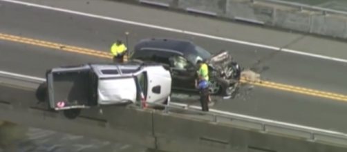 Los dos coches quedaron destrozados causando el accidente del beb&eacute; - (Telecinco)