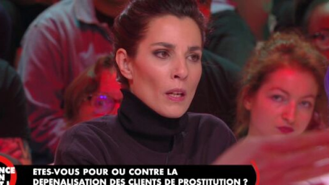 Solveig Halloin chez BTP, une &eacute;mission pr&eacute;sent&eacute;e par Cyril Hanouna - Source : Capture d'&eacute;cran C8