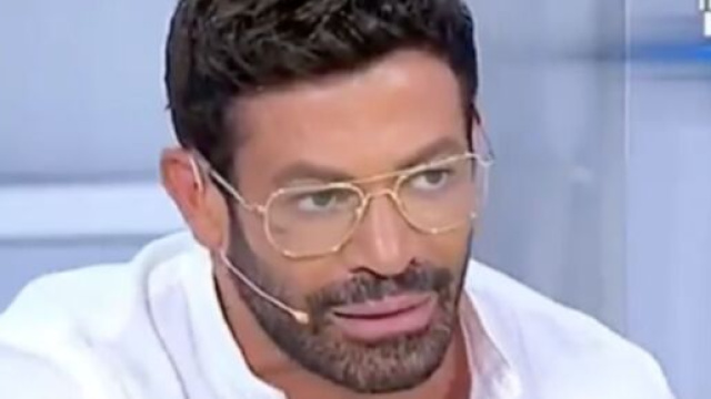 Uomini e donne, Gianni Sperti su Tina Cipollari: 'Con me &egrave; spesso dolce e materna'.
