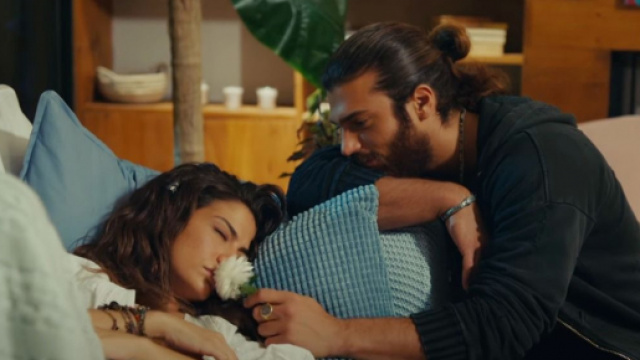 DayDreamer, trama 12 maggio: Can fa visita a Sanem e la sorprende con un fiore.