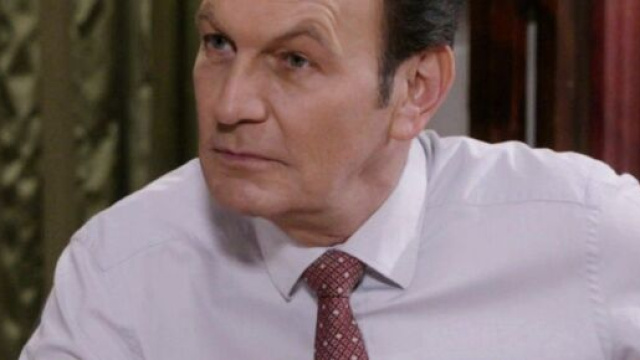 Un Posto al sole, spoiler al 14 maggio: Roberto Ferri vicino alla disfatta, Franco &egrave; in pericolo