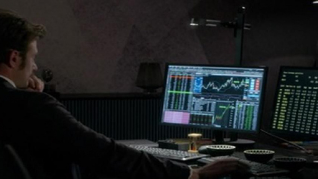 Un posto al sole, spoiler settimana dal 10 al 14 maggio: Pietro Abbate si accorge di essere spiato