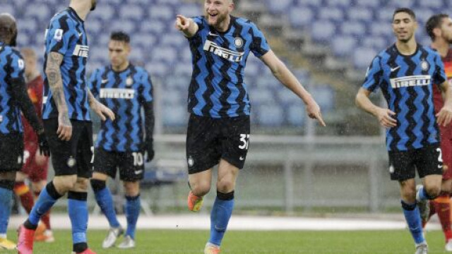 Il gol di Skriniar all'andata, per il momentaneo 1-2 dell'Inter (finir&agrave; 2-2)