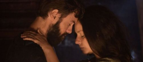 Leora vive romance em 'G&ecirc;nesis' (Reprodu&ccedil;&atilde;o/Record TV)