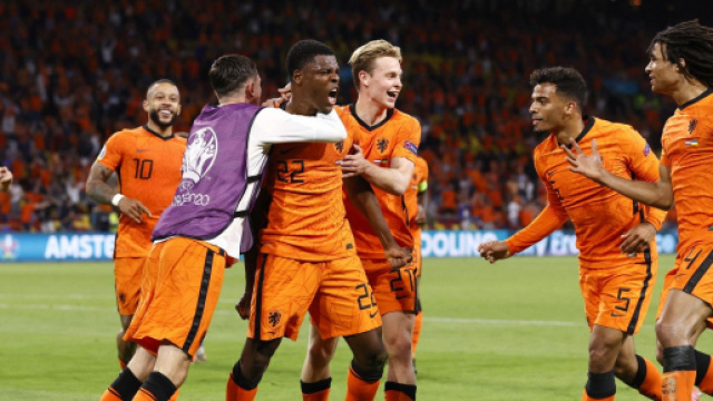 Europei: l'Olanda vince all'ultimo con il gol di Dumfries.