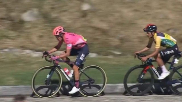 Rigoberto Uran e Richard Carapaz nell'ultima tappa del Giro di Svizzera