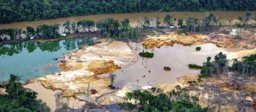 Garimpo ilegal em terra ind&iacute;gena yanomami (Christian Braga/Greenpeace)