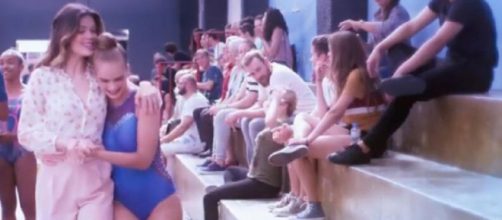 Kyra e Bia em 'Salve-se Quem Puder' (Reprodu&ccedil;&atilde;o/TV Globo)