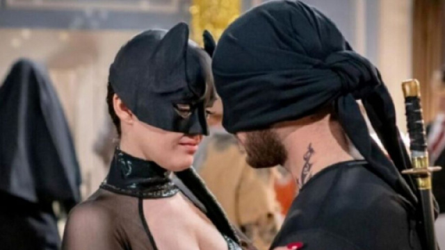 Tempesta d'amore, anticipazioni tedesche: Shirin si innamora di Florian e i due si baciano.