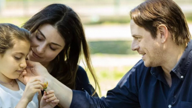 Un posto al sole, Irene (Greta Putaturo), Serena (Miriam Candurro) e Filippo (Michelangelo Tommaso).