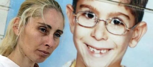 La madre del joven Y&eacute;remi en una imagen de archivo que circula en redes sociales (Fuente: Twitter)