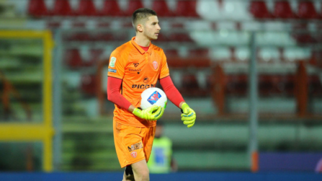 Crotone, Vicario per il dopo Cordaz.