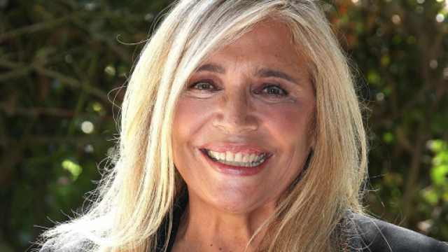 Mara Venier dopo l'intervento ai denti sbagliato: la conduttrice sta meglio.