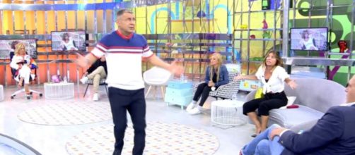 Jorge Javier V&aacute;zquez arremete contra las colaboradoras de 'S&aacute;lvame' por no contratar a profesionales para maquillarse y peinarse - (Telecinco)