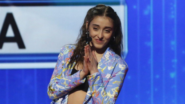 Amici, Giulia Stabile debutta come conduttrice.