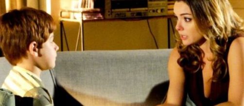 Tiago e Cris em 'A Vida da Gente' (Reprodu&ccedil;&atilde;o/TV Globo)