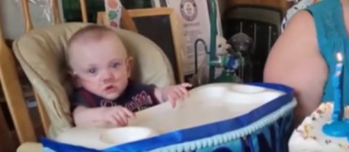 El peque&ntilde;o Richard celebr&oacute; su primer cumplea&ntilde;os con su familia. (Fuente: captura de pantalla de Telecinco)