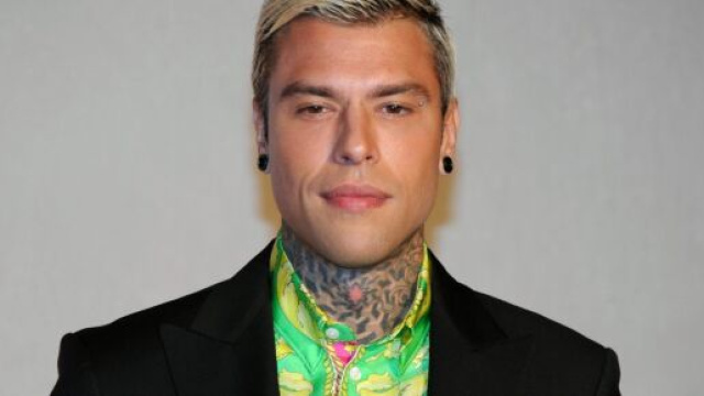 Ddl Zan, Fedez attacca il Vaticano su pedofilia e tasse non pagate.