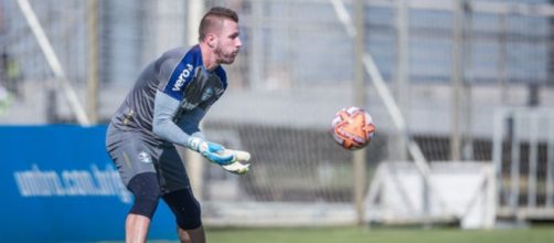 Paulo Victor n&atilde;o jogar&aacute; partida contra o Santos (Lucas Uebel/Gr&ecirc;mio)