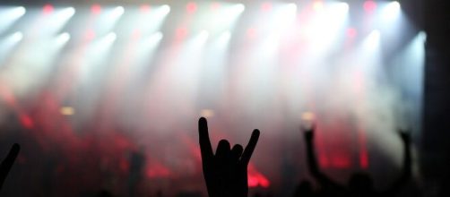 Shows lotados e energia hipnotizante eram a t&ocirc;nica do 'Thrash Metal' nos anos 1980 (Reprodu&ccedil;&atilde;o/Pixabay