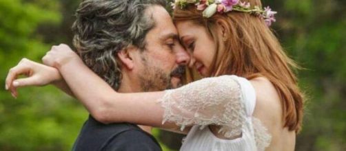 Alfredo e Isis se casam em 'Imp&eacute;rio'. (Reprodu&ccedil;&atilde;o/TV Globo)