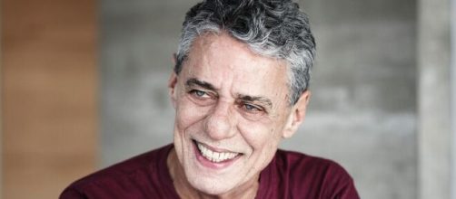 Chico Buarque assina carta (Divulga&ccedil;&atilde;o)