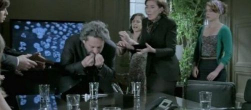 Alfredo engolir&aacute; o exame de DNA em 'Imp&eacute;rio'. (Reprodu&ccedil;&atilde;o/TV Globo)