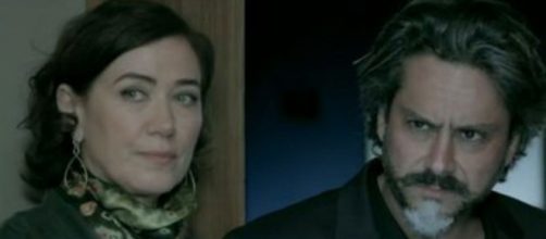 Alfredo surta em 'Imp&eacute;rio'. (Reprodu&ccedil;&atilde;o/TV Globo)