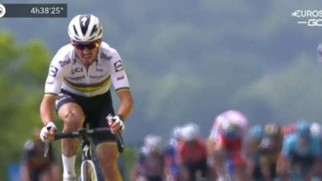 Julian Alaphilippe all'attacco nella prima tappa del Tour de France