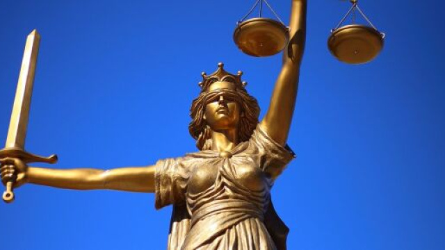 Referendum sulla giustizia voluto da Lega e Radicali: parte la raccolta firme.