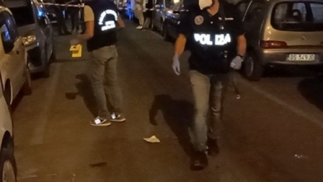 Taranto, agguato in strada: 21enne deceduto per difendere il fratellastro.
