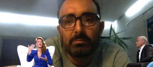 El debut televisivo de Fidel Albiac en la entrevista de Roc&iacute;o Carrasco. (@Telecinco)