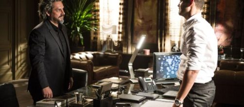 Alfredo e Maur&iacute;lio em 'Imp&eacute;rio'. (Reprodu&ccedil;&atilde;o/TV Globo)